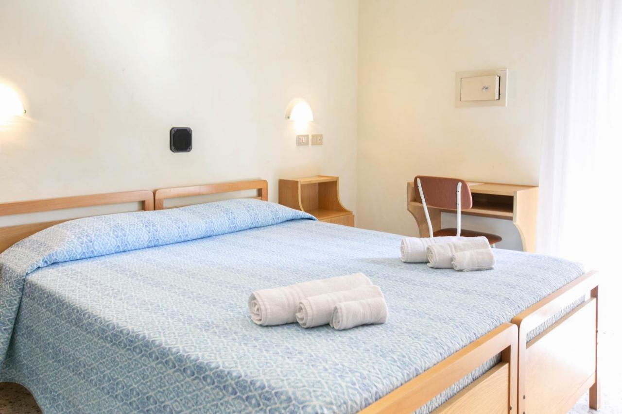 Hotel Ischia Римини Экстерьер фото