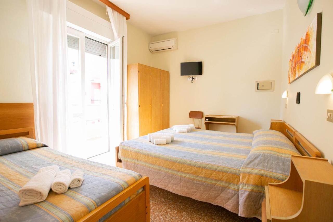 Hotel Ischia Римини Экстерьер фото