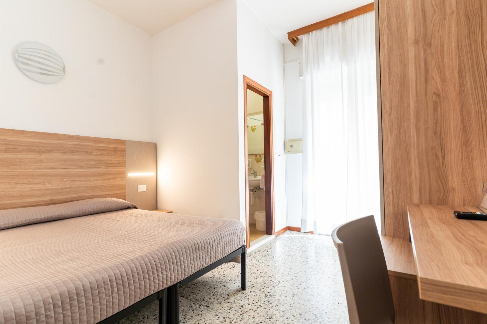 Hotel Ischia Римини Экстерьер фото