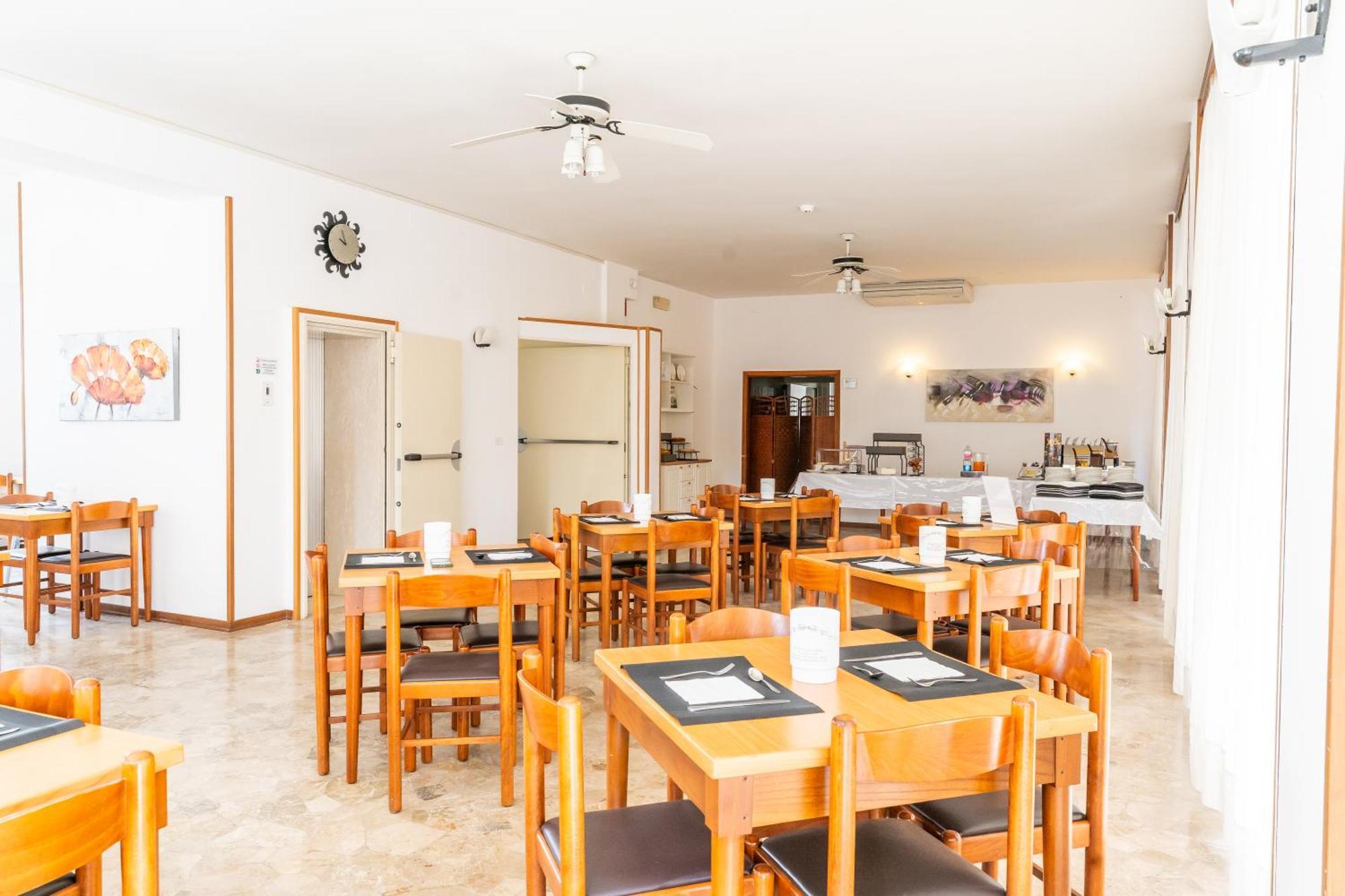 Hotel Ischia Римини Экстерьер фото
